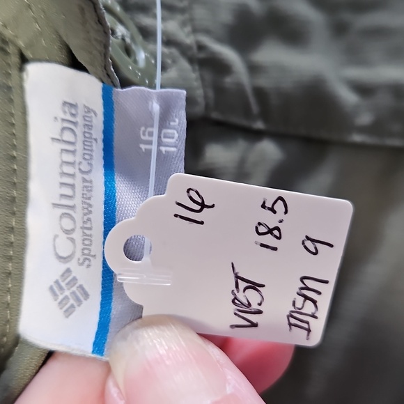 Women's Olive Cargo Shorts By Columbia - Picture 2 of 3